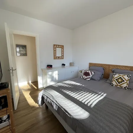 Superbe T2 Avec Balcon Et Parking, Idealement Situe A - Fr-1-374-200 * Arcachon