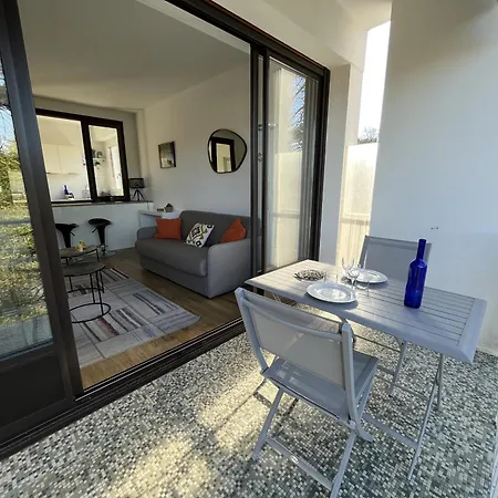 Superbe T2 Avec Balcon Et Parking, Idealement Situe A - Fr-1-374-200
