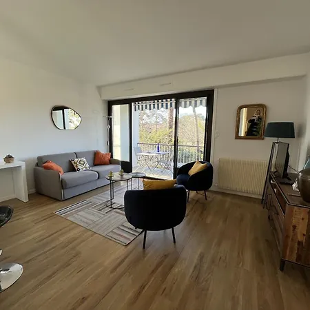 Superbe T2 Avec Balcon Et Parking, Idealement Situe A - Fr-1-374-200 Appartement *