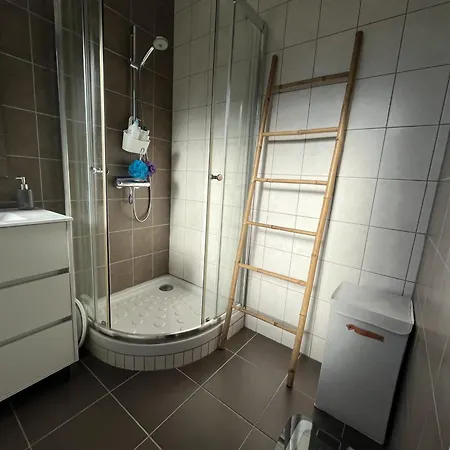 Apartment Superbe T2 Avec Balcon Et Parking, Idealement Situe A - Fr-1-374-200 *