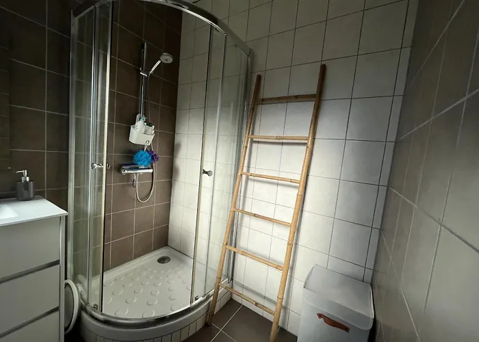 Superbe T2 Avec Balcon Et Parking, Idealement Situe A - Fr-1-374-200