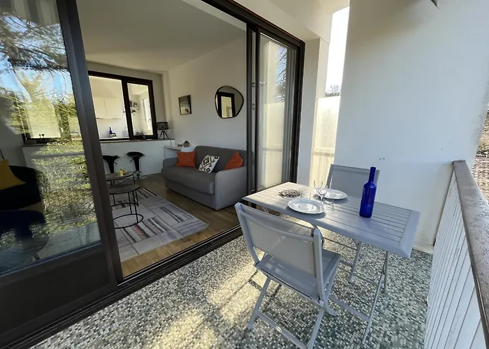 Superbe T2 Avec Balcon Et Parking, Idealement Situe A - Fr-1-374-200